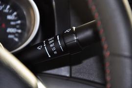 2012款长安悦翔三厢1.5L手动运动型到店实拍