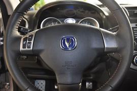 2012款长安悦翔三厢1.5L手动运动型到店实拍