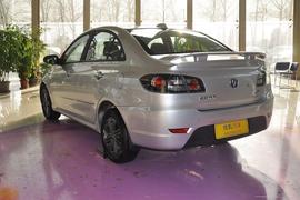 2012款长安悦翔三厢1.5L手动运动型到店实拍