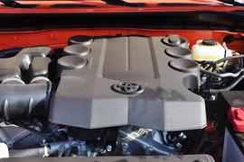 2013款丰田FJ酷路泽