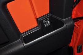 2013款丰田FJ酷路泽