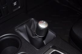 2013款丰田FJ酷路泽