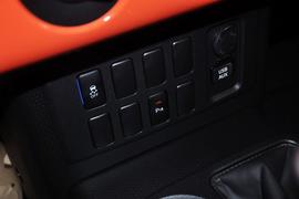 2013款丰田FJ酷路泽