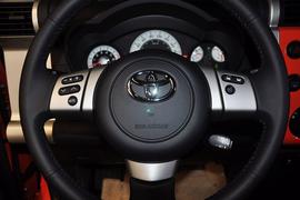 2013款丰田FJ酷路泽