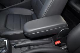 2013款一汽大众全新捷达1.6L自动豪华型