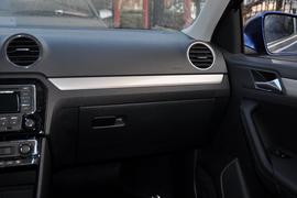 2013款一汽大众全新捷达1.6L自动豪华型