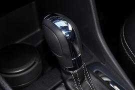2013款一汽大众全新捷达1.6L自动豪华型