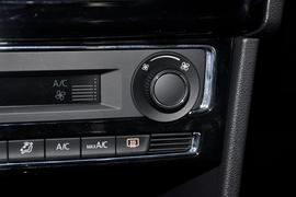 2013款一汽大众全新捷达1.6L自动豪华型