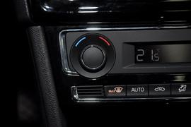 2013款一汽大众全新捷达1.6L自动豪华型