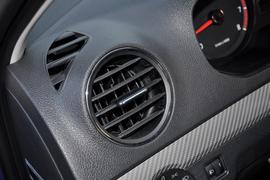 2013款一汽大众全新捷达1.6L自动豪华型