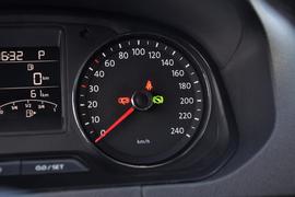 2013款一汽大众全新捷达1.6L自动豪华型