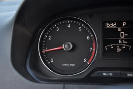 2013款一汽大众全新捷达1.6L自动豪华型