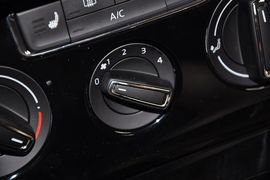 2013款大众全新宝来1.6L手自一体舒适型