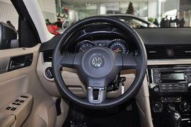 2013款大众全新宝来1.6L手自一体舒适型