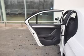 2013款一汽大众全新捷达1.6L手动舒适型