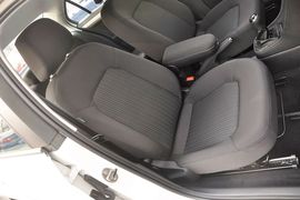 2013款一汽大众全新捷达1.6L手动舒适型