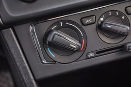 2013款一汽大众全新捷达1.6L手动舒适型