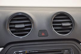 2013款一汽大众全新捷达1.6L手动舒适型