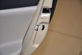 2012款长安悦翔V5