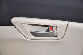 2012款长安悦翔V5