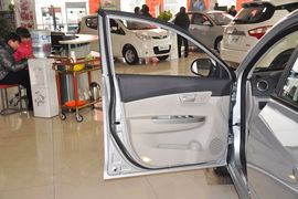 2012款长安悦翔V5