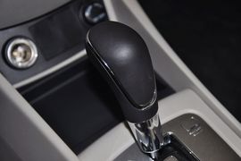2012款长安悦翔V5