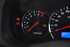 2012款长安悦翔V5