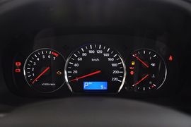 2012款长安悦翔V5