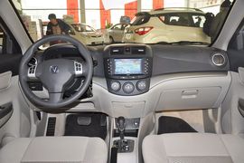 2012款长安悦翔V5