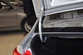 2012款长安悦翔V3