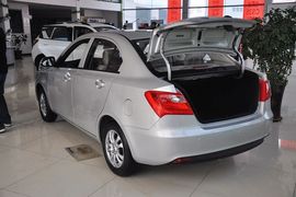 2012款长安悦翔V3