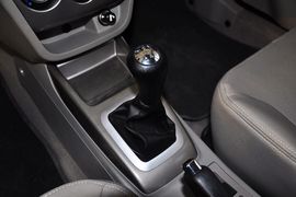 2012款长安悦翔V3
