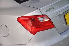 2012款长安悦翔V3