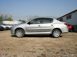 2008款东风标致207三厢版