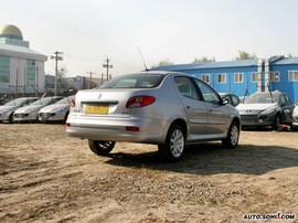 2008款东风标致207三厢版