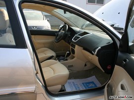 2008款东风标致207三厢版