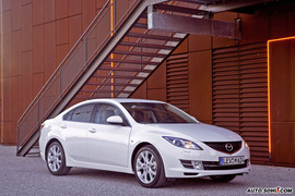 2009款马自达6四门版