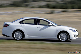 2009款马自达6四门版