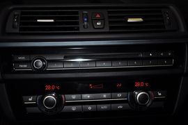 2012款宝马528i