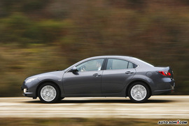 2009款马自达6四门版