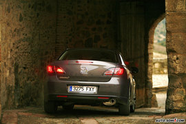 2009款马自达6四门版