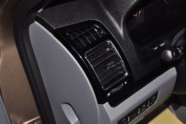 2013款帝豪EC715手动精英型到店实拍