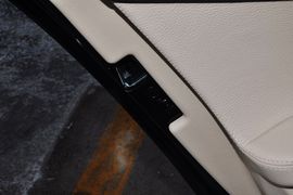 2013款宝马740Li