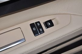 2013款宝马740Li
