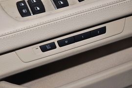 2013款宝马740Li