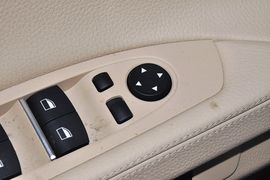2013款宝马740Li