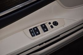 2013款宝马740Li