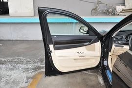 2013款宝马740Li