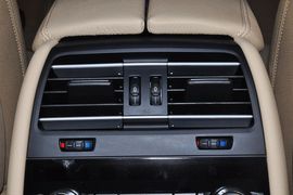 2013款宝马740Li