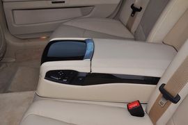 2013款宝马740Li